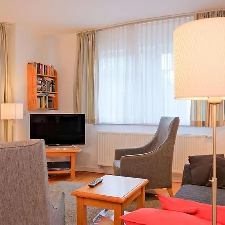 Apartmenthaus Sonnenburg 12 * Ostseebad Kühlungsborn