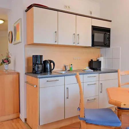 Apartmenthaus Sonnenburg 12 * Ostseebad Kühlungsborn