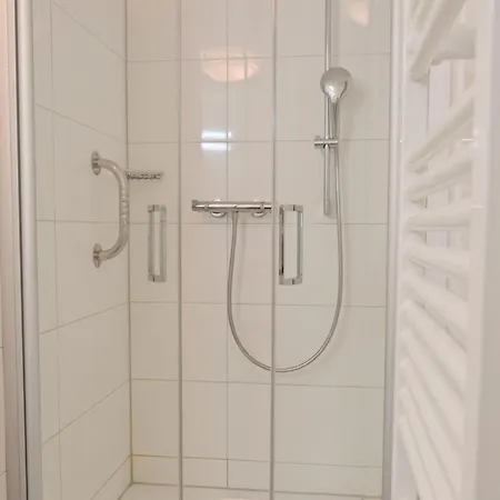 Apartmenthaus Sonnenburg 12 * Ostseebad Kühlungsborn